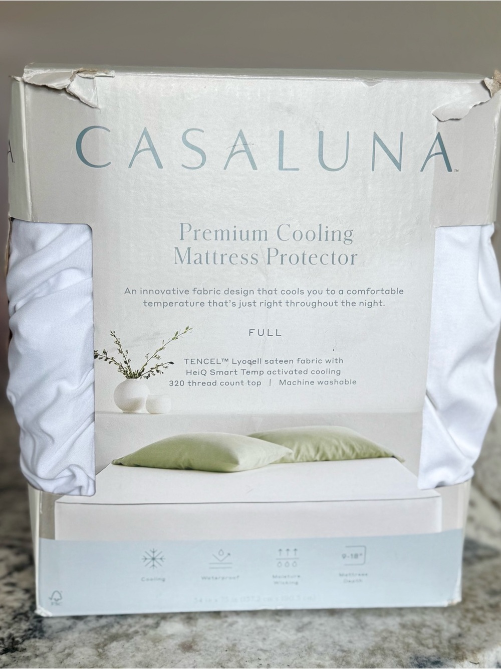 Casaluna White Premium Cooling Mattress Protector - Full